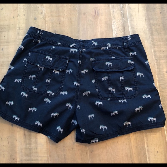 🦓G H Bass & Co. Zebra Cargo Shorts size 8🦓 - Picture 2 of 4